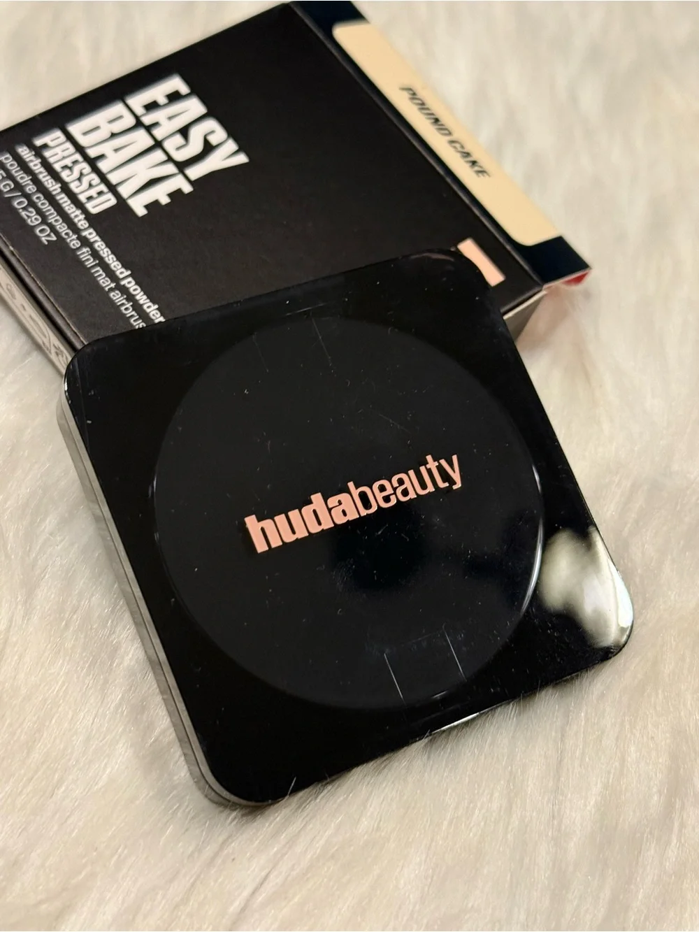 HUDA BEAUTY Easy Bake Pound Cake Pressed Powder Airbrush Matte New